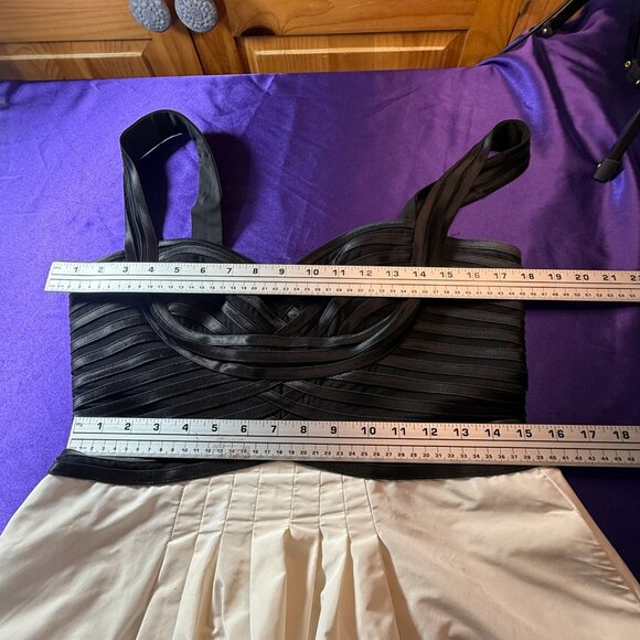 ๐BCBGMaxAzria Contrasting Black & White Mini Cocktail - Party Dress - Picture 11 of 16